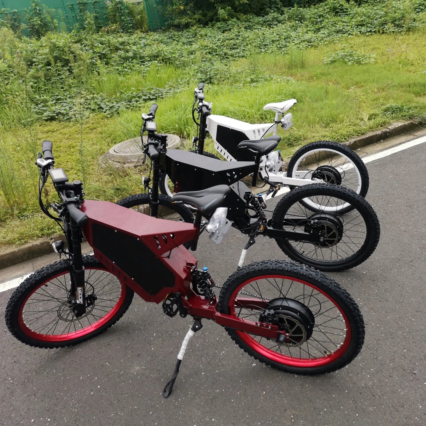 Max Speed 110km/h Stealth Frame 5000W 8000W Bomber Electric Bike 72V 40Ah Lithium Battery Electric Motorcycle 8000W