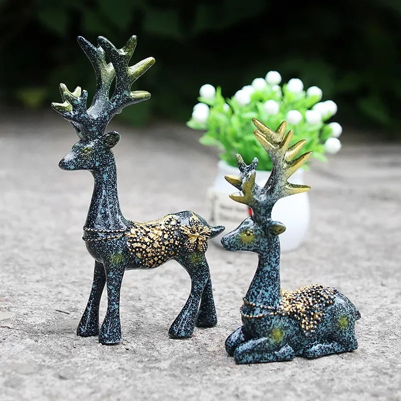 11cm Mini 2-Pieces Resin Deer Figurine Statue Miniature Cute Deer Sculpture Home Desktop Car Dashboard Decoration Craft Gift