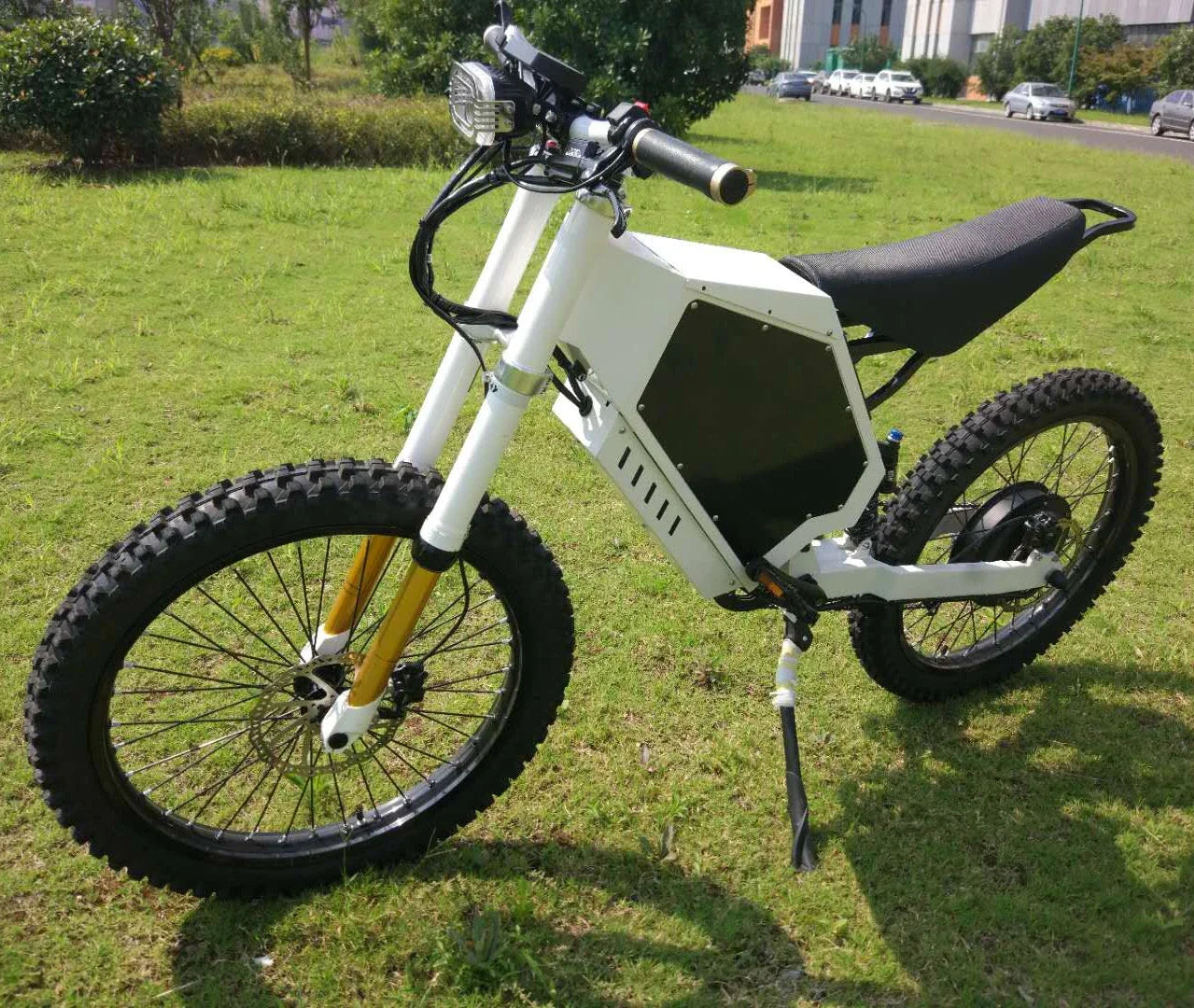 Max Speed 110km/h Stealth Frame 5000W 8000W Bomber Electric Bike 72V 40Ah Lithium Battery Electric Motorcycle 8000W